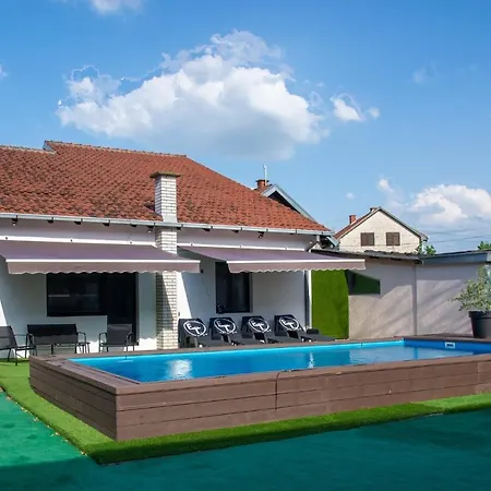 Διαμέρισμα Excellent Time