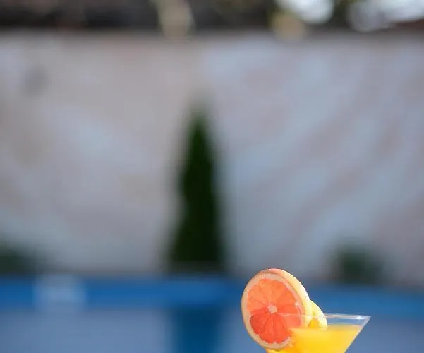 Excellent Time 아파트